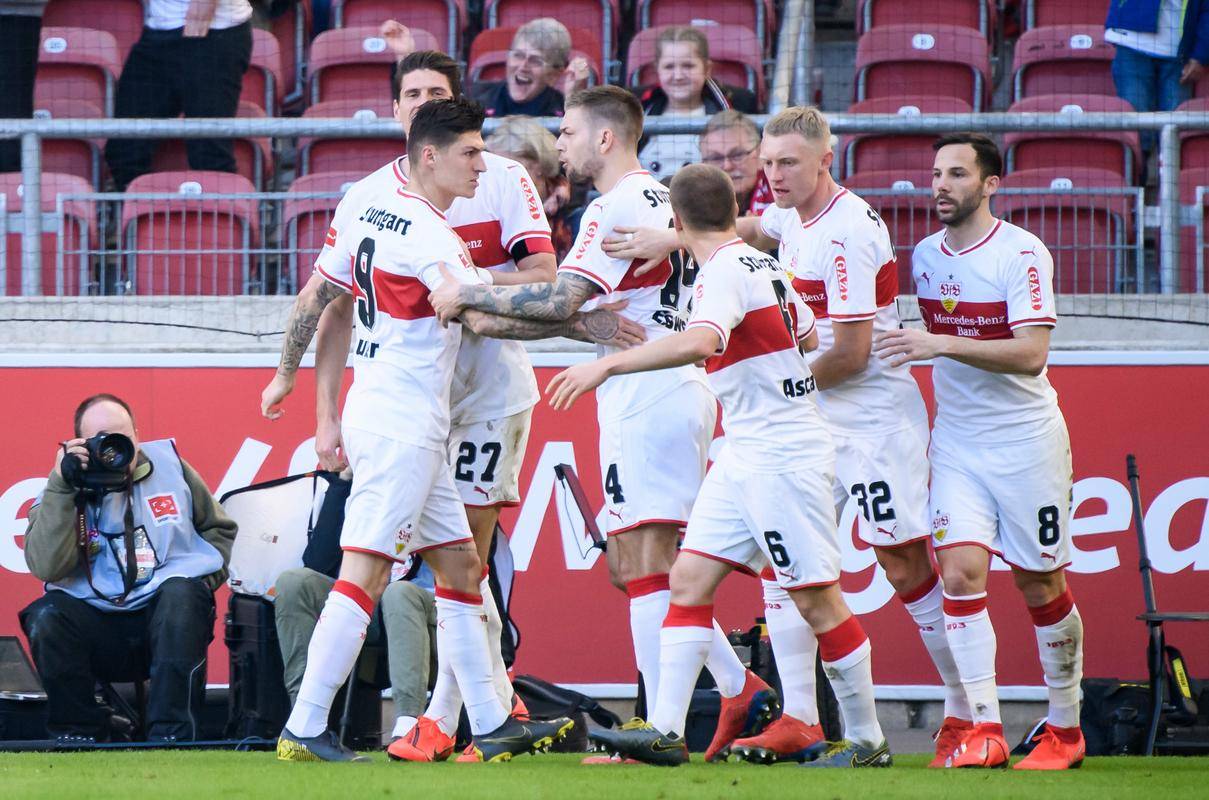 斯图加特主场告捷,展现强势实力 斯图加特主场告捷,展现强势实力