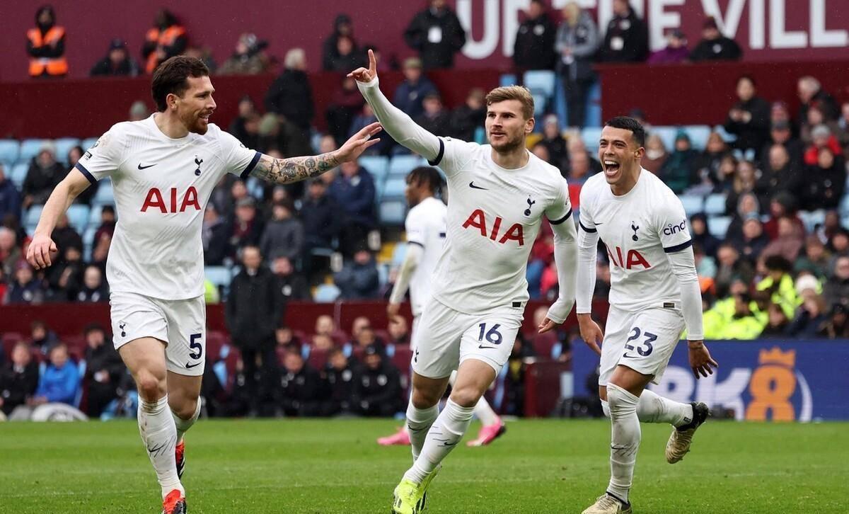 法兰克福中场球员成功突破，全场支配比赛的简单介绍