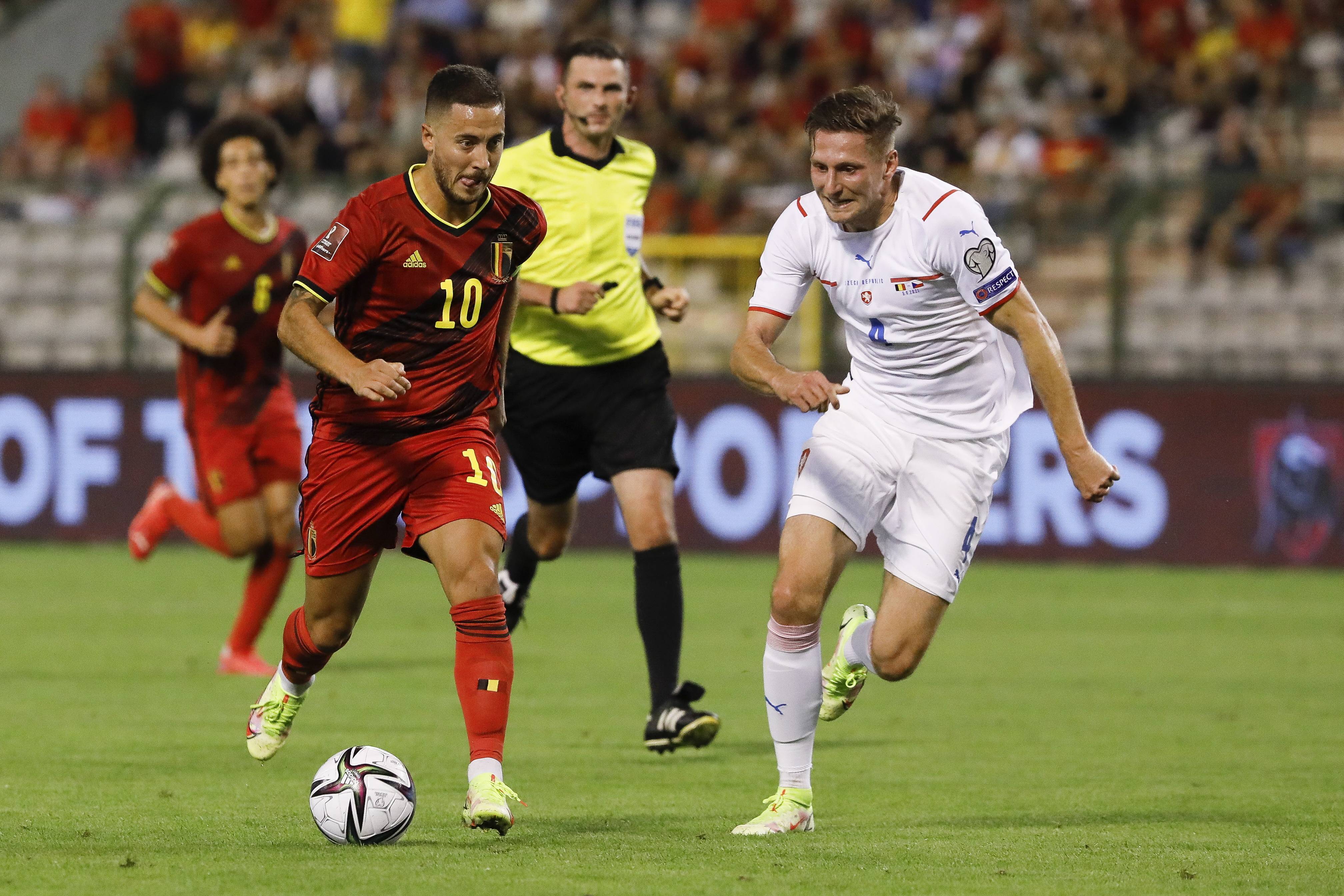 英格兰大胜捷克,稳坐小组第一的简单介绍 英格兰大胜捷克,稳坐小组第一的简单介绍