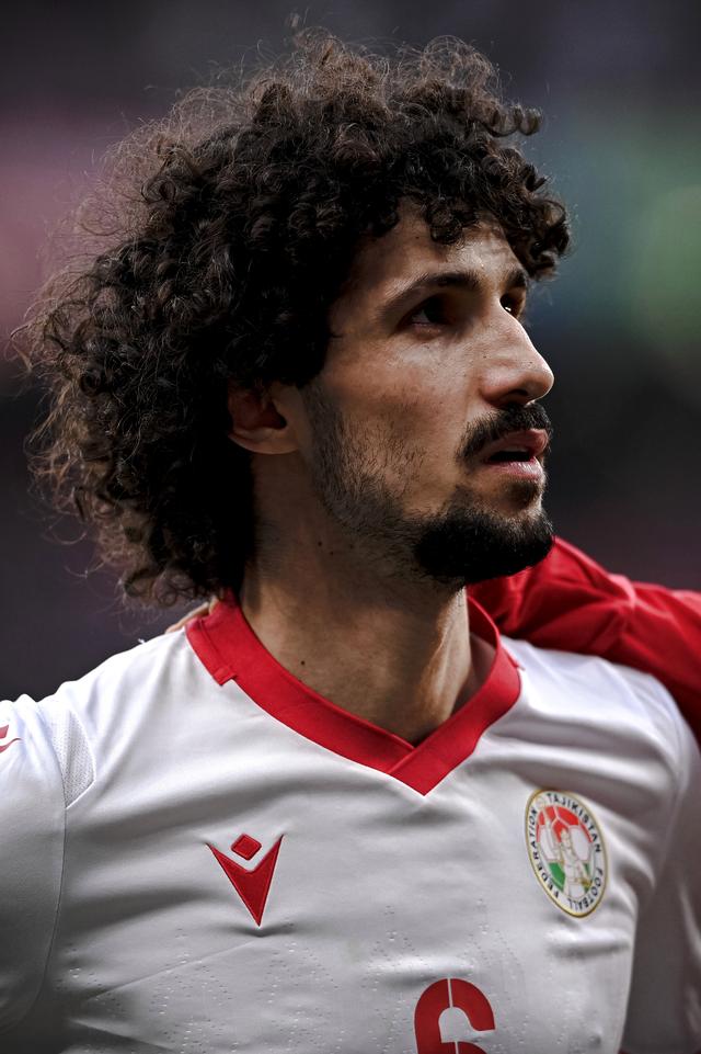 威灵市队金蝶般掠夺悉尼队晋级四强的简单介绍 威灵市队金蝶般掠夺悉尼队晋级四强的简单介绍