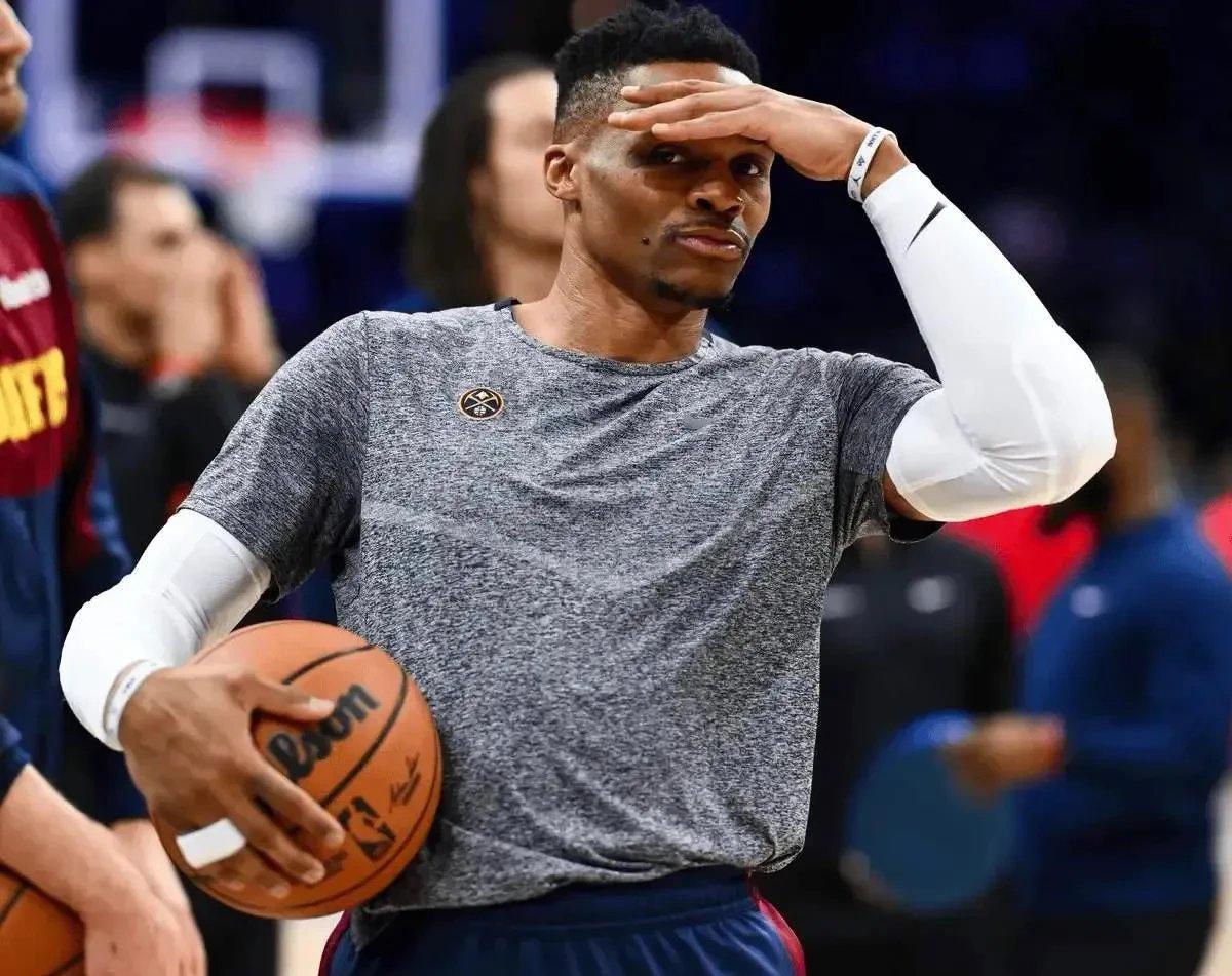 奇才主场逆转太阳，偶像威少猛烈发挥的简单介绍