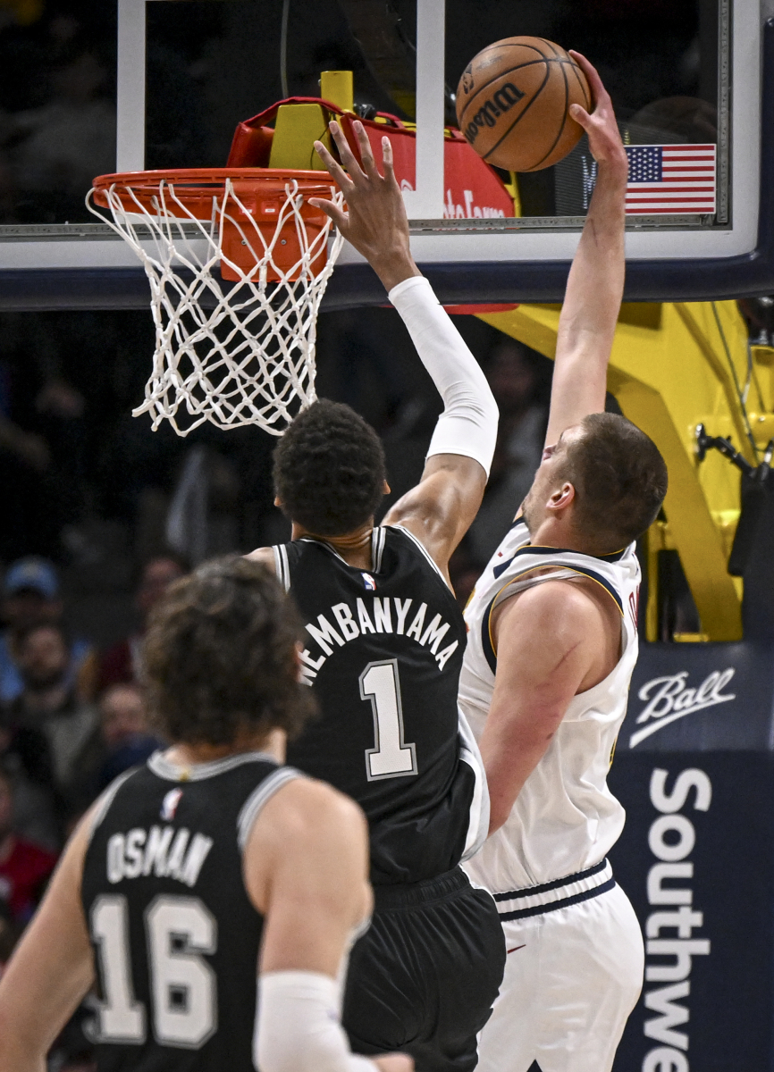 包含雄鹿擒凯尔特人，字母哥再现MVP水准的词条