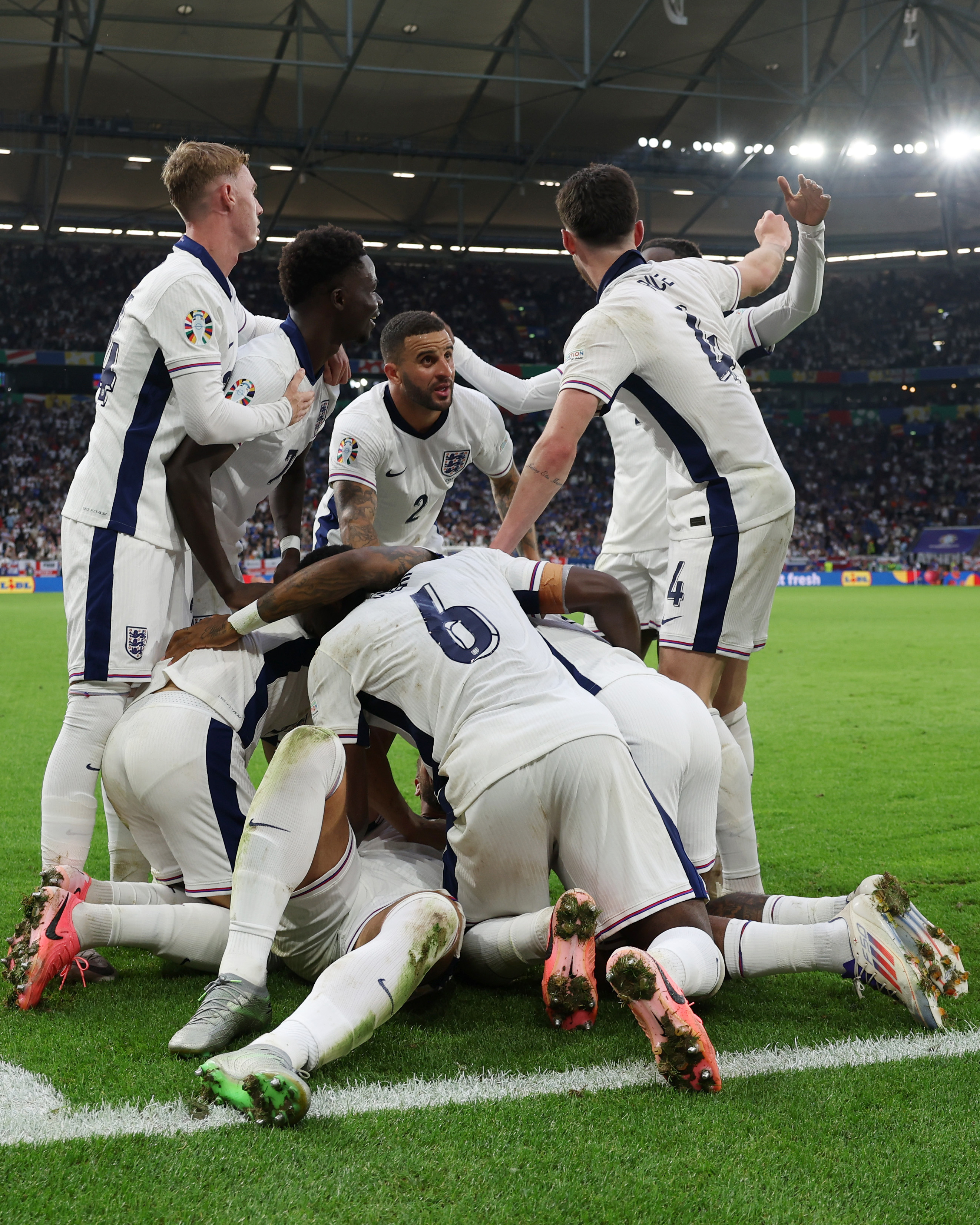 比利时绝杀克罗地亚，凯恩点燃赛场的简单介绍