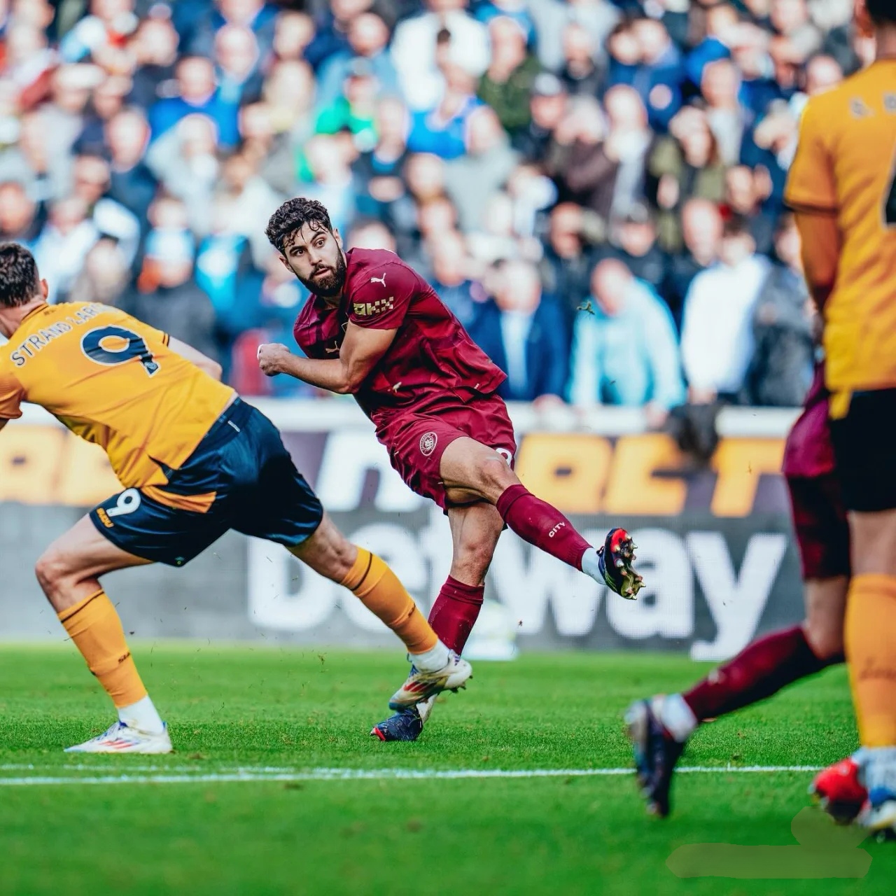 关于曼城完胜西班牙，苏亚雷斯点燃赛场的信息