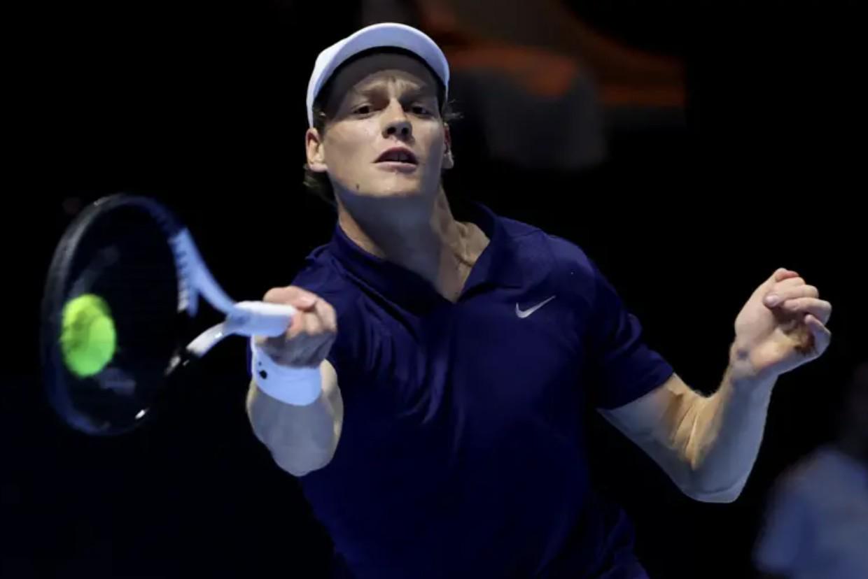 包含戴维斯杯鏖战年终总决赛，辛纳统治全场的词条