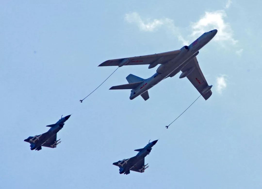 泰国队轻取中国队，黄鸭组合高光表现的简单介绍