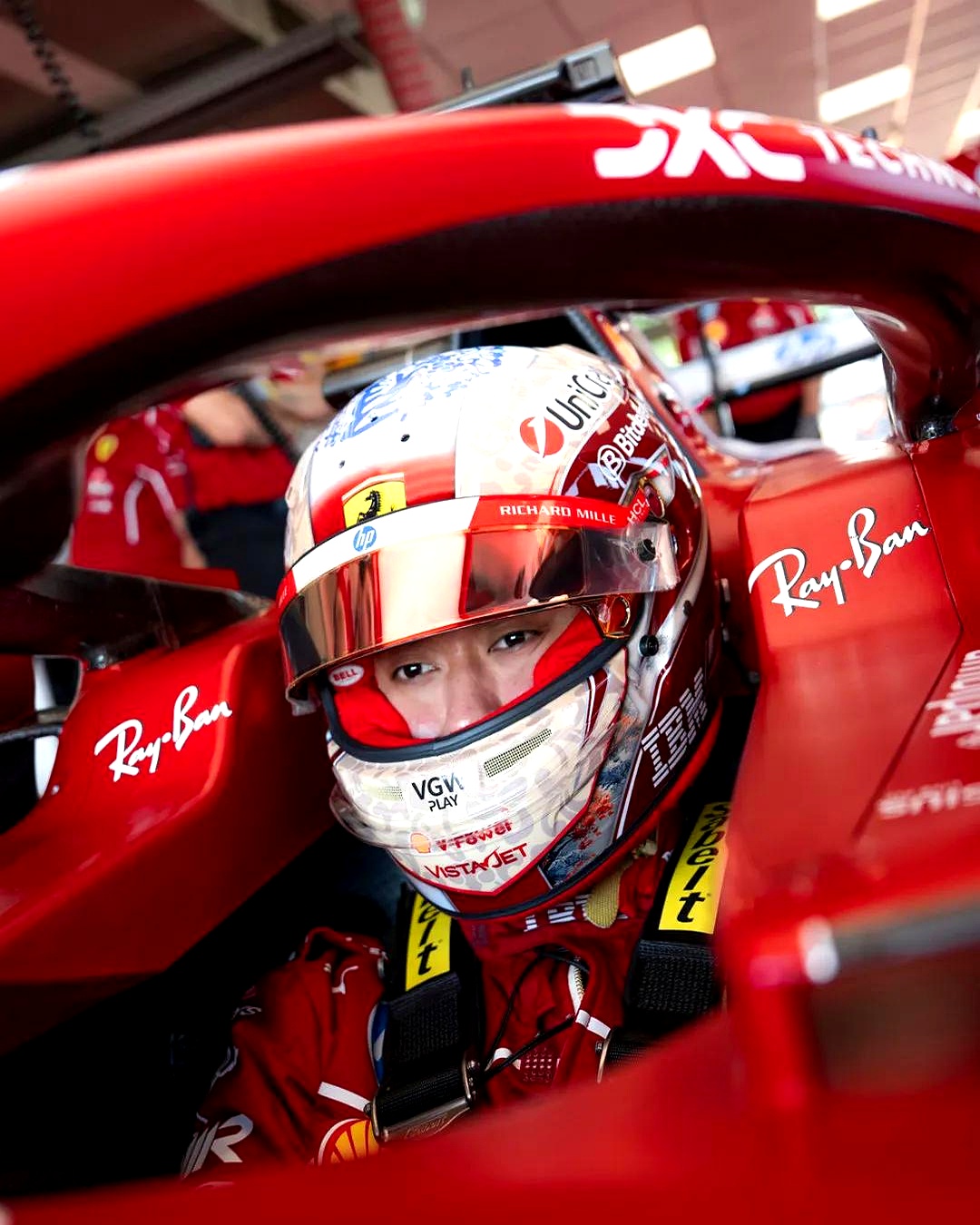 包含红牛车队完胜阿斯顿马丁，周冠宇关键制胜的词条