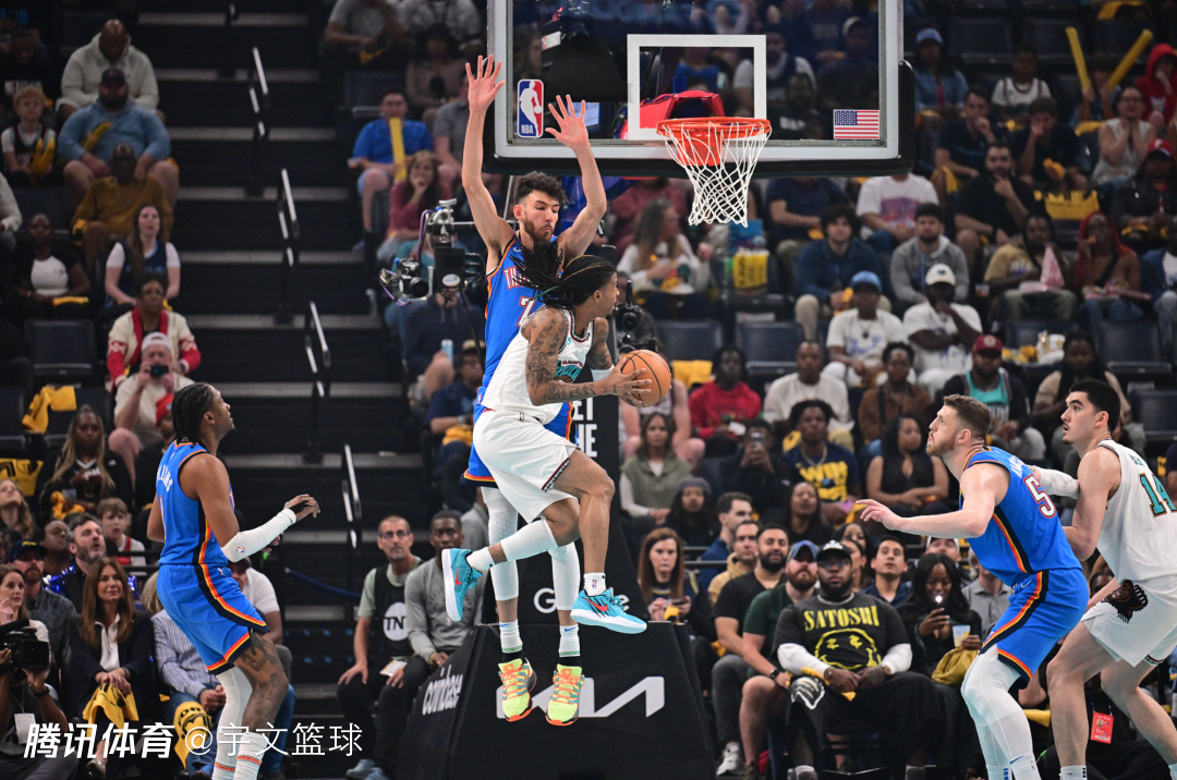 关于掘金碾压尼克斯，莫兰特高光表现的信息