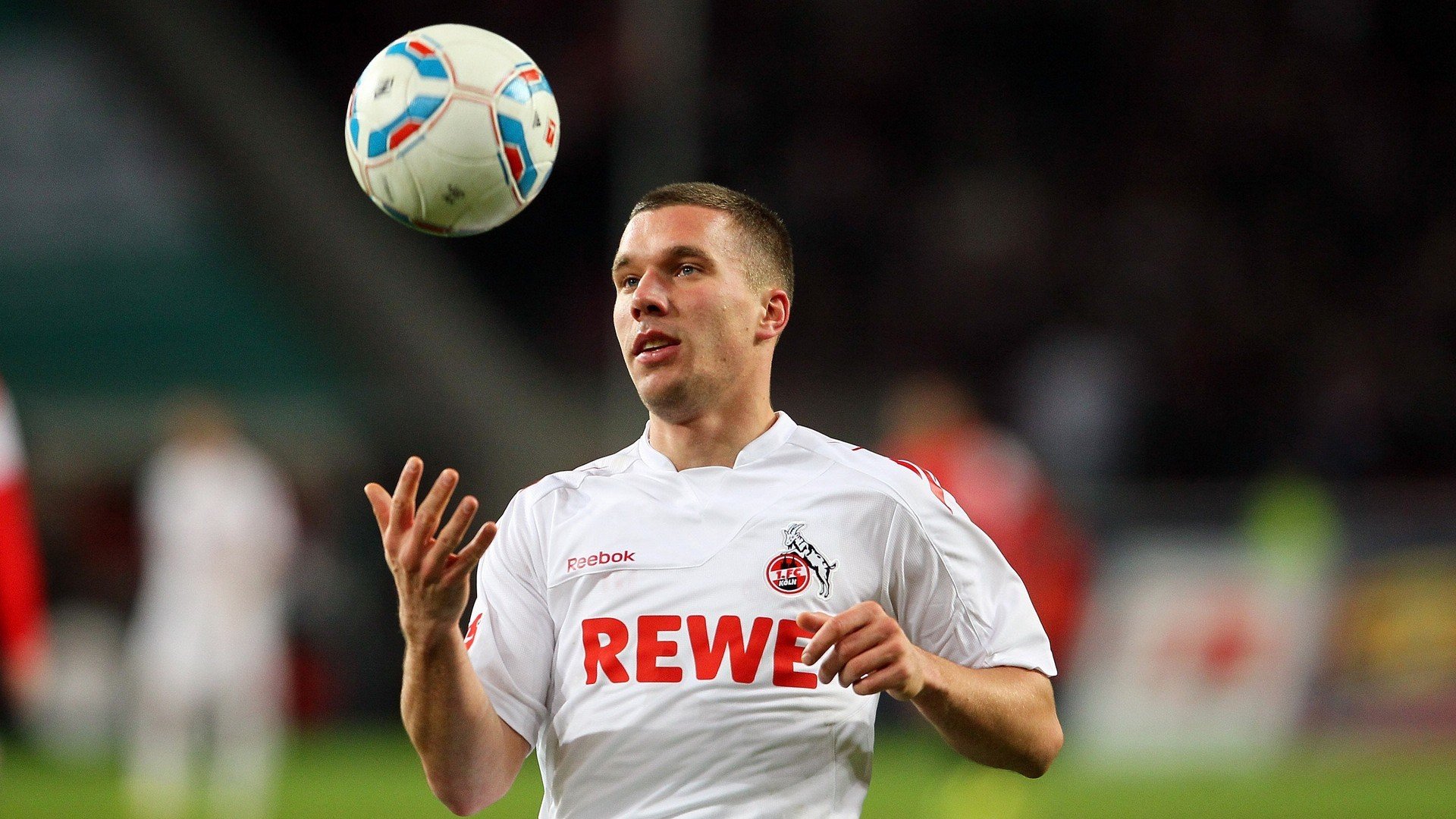 德甲争冠战焦点战，雄鹿稳稳拿下马刺—体育精神如何跨越国界与项目