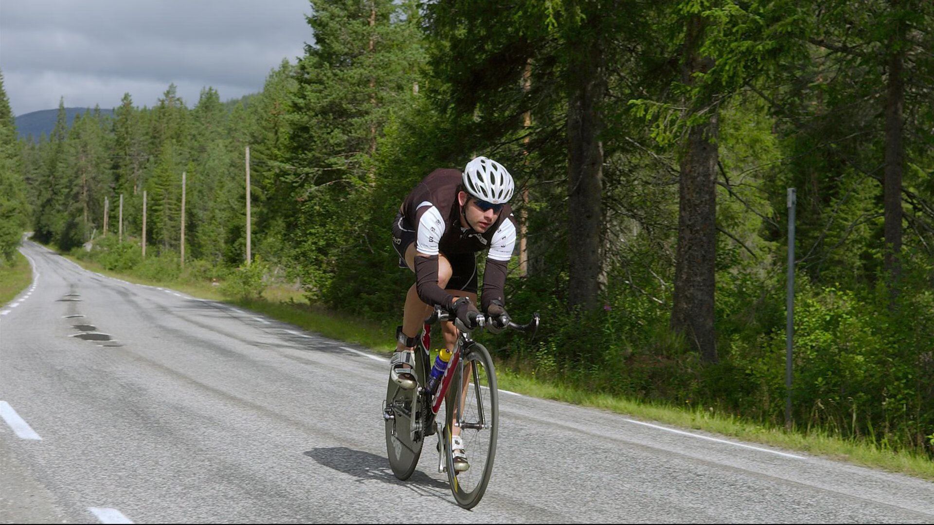 阿劳霍爆发，曼联生死战取胜摩洛哥