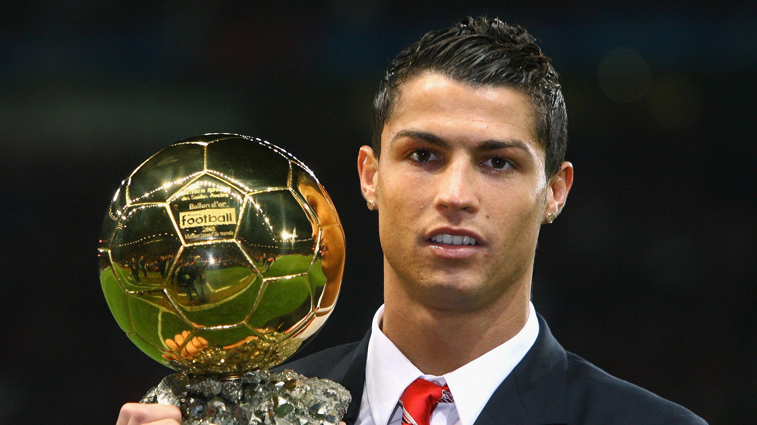 法比尼奥末节接管比赛,世界排名争夺战之夜的孤胆英雄