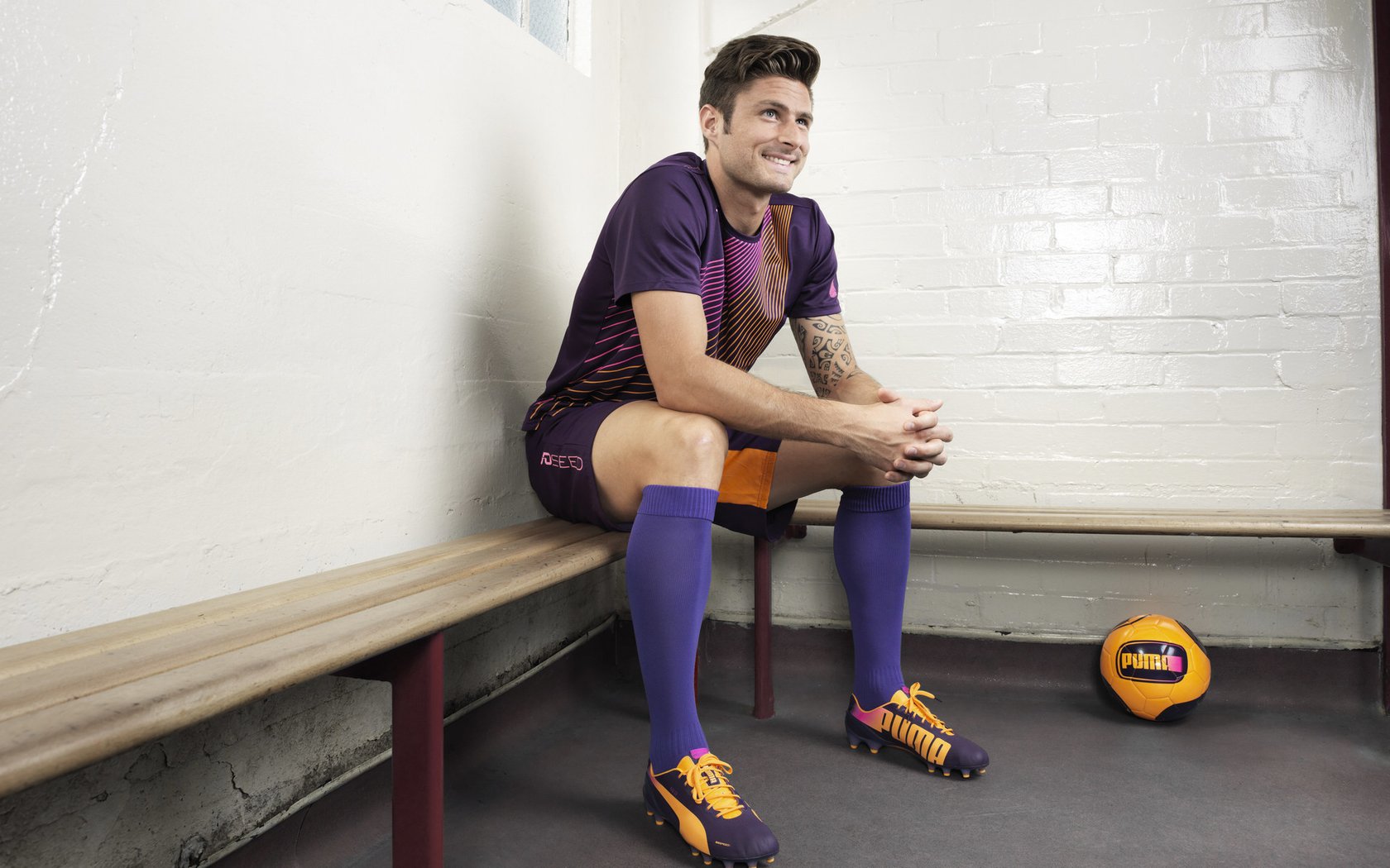 辽篮新星张镇麟闪耀全场，上海队团队篮球完胜吉林